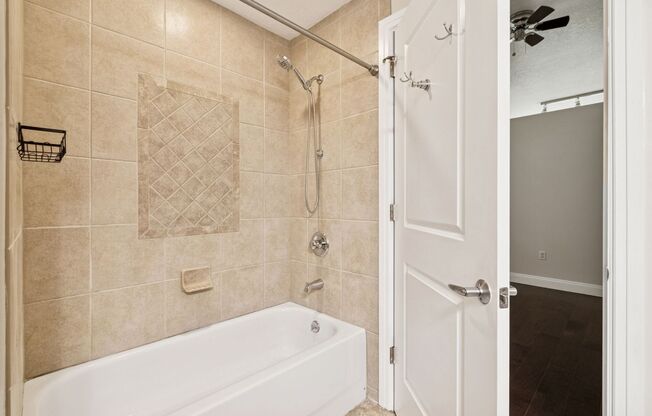 1 bed, 1 bath, $1,795, Unit Unit #808