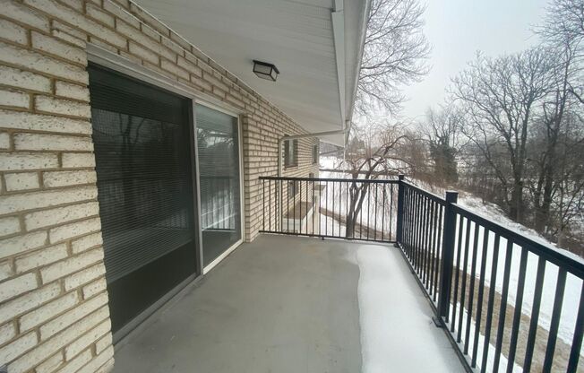 3 beds, 2 baths, 1,324 sqft, $1,450, Unit P02