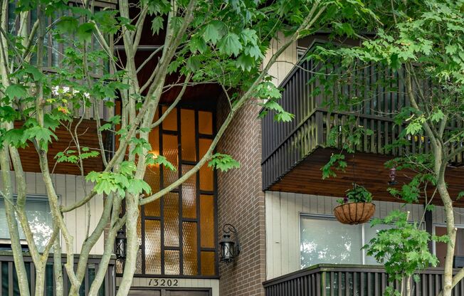 13202 JUST BLOCKS TO CARKEEK PARK AND CENTRALLY LOCATED