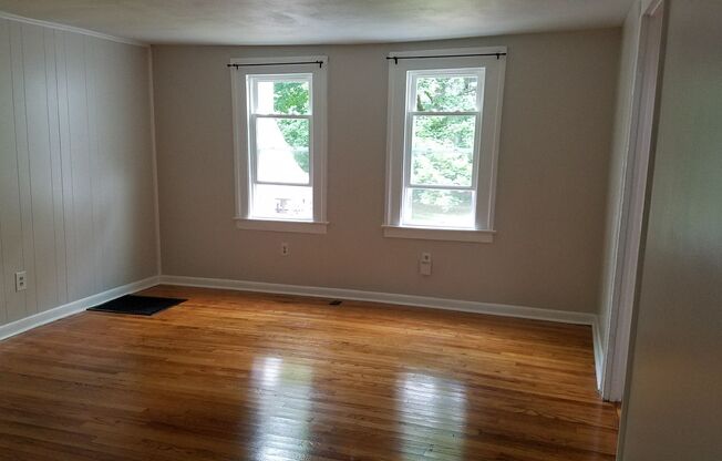 2 beds, 1.5 baths, $1,700, Unit 414 Fourth Street