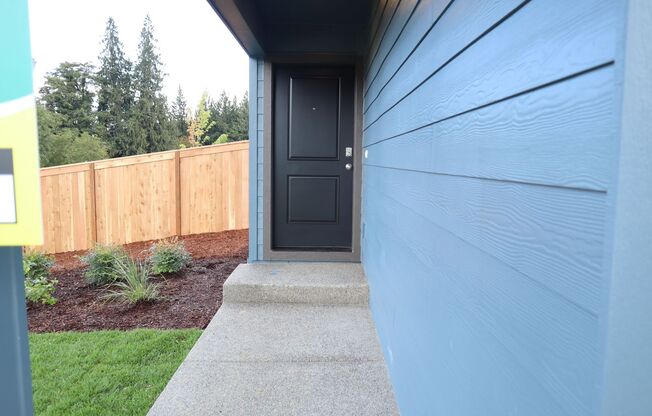 LIKE NEW 4 Bedroom Ridgefield Home on Corner Lot for Rent - 2945 N. 3rd Way