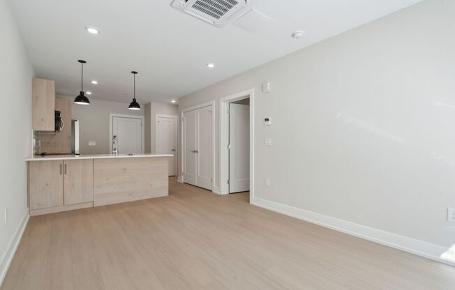 1 bed, 1 bath, 618 sqft, $1,800, Unit Unit 636