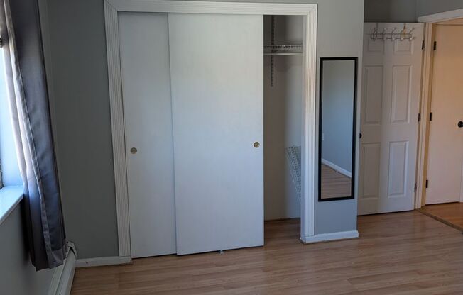 East Somerville 2 bedroom with parking!