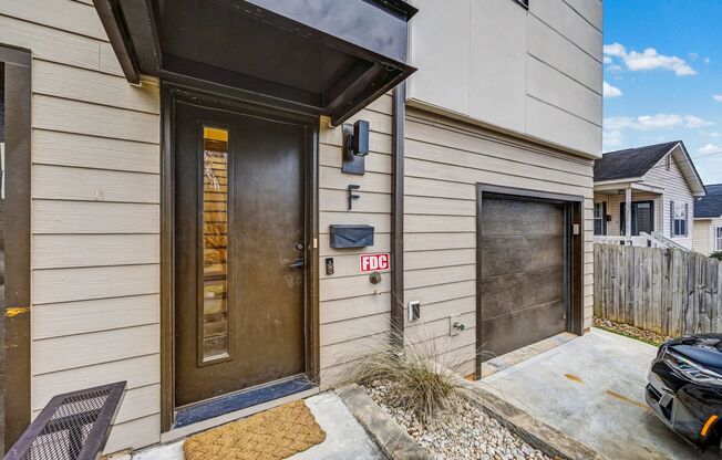 Luxury with contemporary style! This 3 bedroom 3.5 bath Condo in the East End Optimist Park Community of Charlotte is a gem!