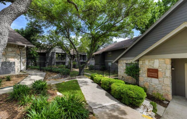 Distinction Apartment Homes