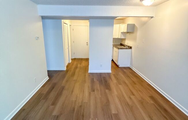 1 bed, 1 bath, 497 sqft, $688, Unit Unit 4