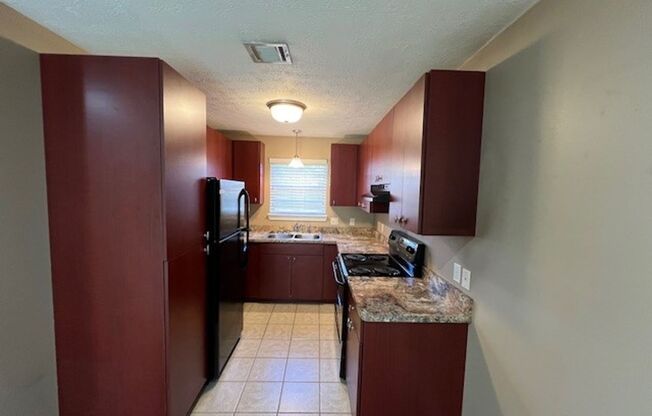 1 bed, 1 bath, 690 sqft, $725, Unit 1