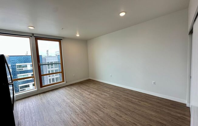 Studio, 1 bath, 430 sqft, $1,800, Unit Unit 712