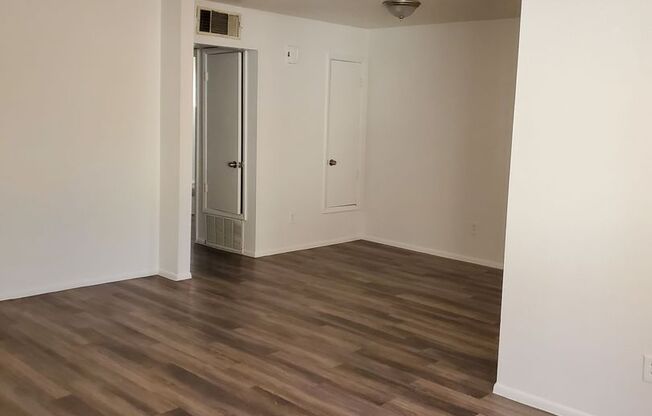 1 bed, 1 bath, 700 sqft, $875, Unit Apartment D