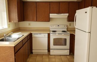 2 beds, 1.5 baths, 968 sqft, $1,350, Unit 100