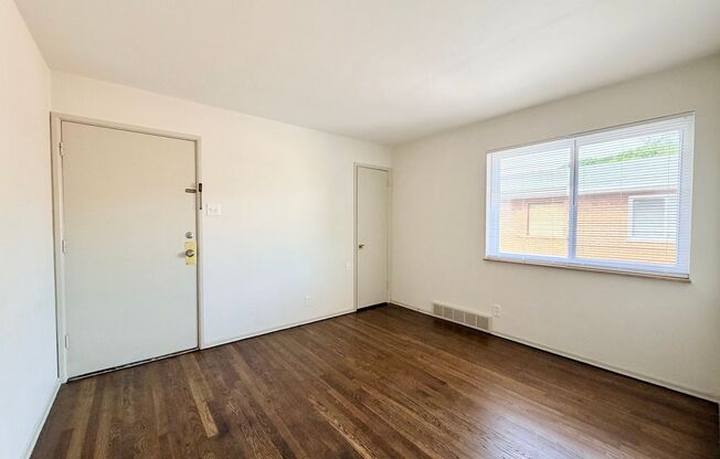 1 bed, 1 bath, 650 sqft, $925, Unit 2819-E
