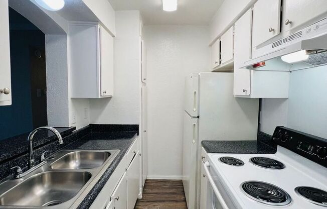 2 beds, 1 bath, 849 sqft, $1,300, Unit 1-250