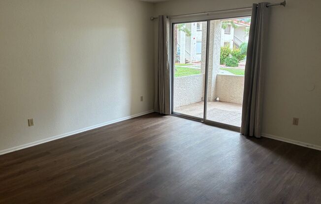 **COMFY 2 BEDROOM/2 FULL BATHROOM CONDO IN PHOENIX (48TH STREET & ELLIOT)**