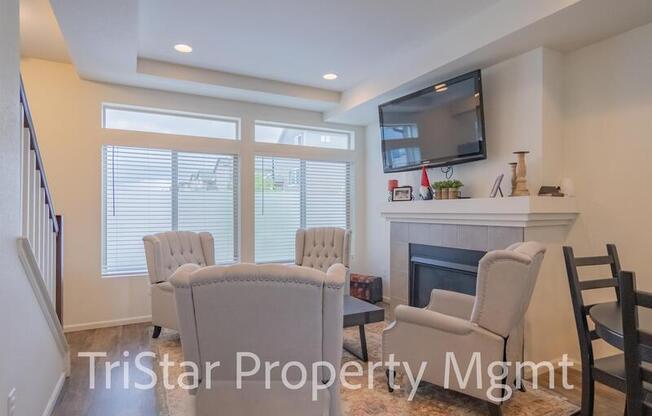 6137 ASHMORE LN
