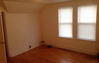 3 beds, 1 bath, $3,418, Unit 3