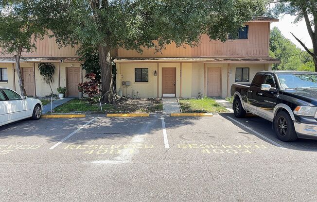 Newly renovated 2 bedroom Townhouse for Rent near Dale Mabry and Waters!