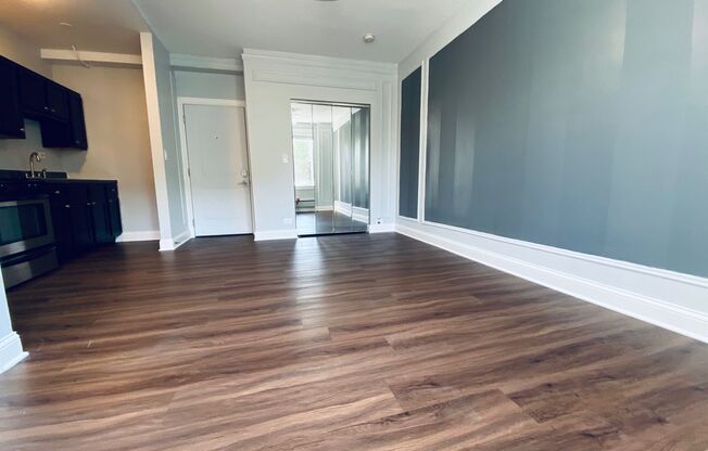 Studio, 1 bath, 280 sqft, $1,375, Unit 212