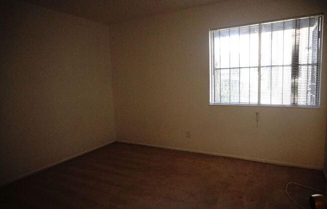 3 beds, 2 baths, $1,560.95, Unit # 225