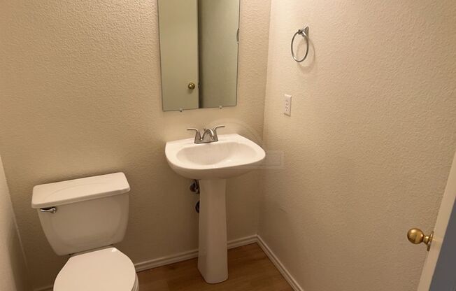 2 beds, 2.5 baths, $1,095, Unit 138 Ryan Unit B