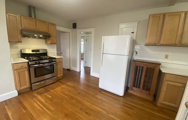 3 beds, 1 bath, 1,200 sqft, $3,200, Unit 2