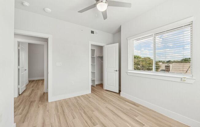 3 beds, 2 baths, 1,134 sqft, $1,595, Unit 914
