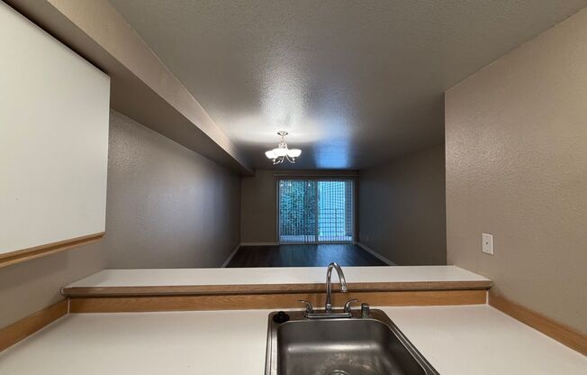 1 bed, 1 bath, 715 sqft, $1,795, Unit 327