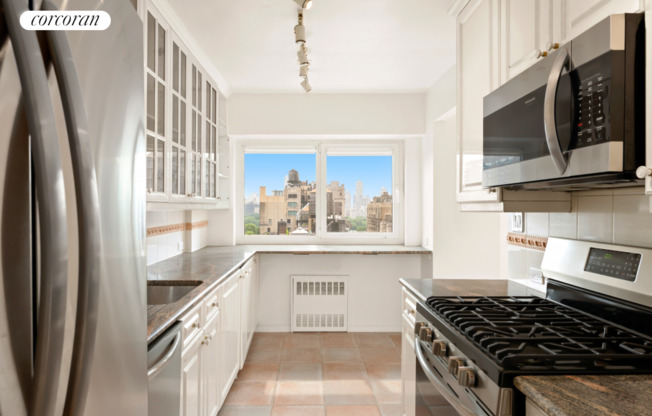 45 W 67 ST