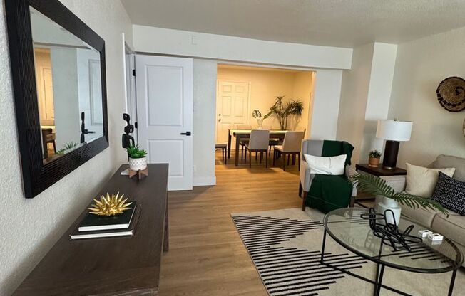 Spacious 4bd / 2a Located in the Heart of Los Angeles