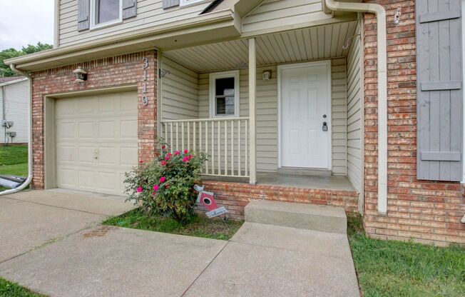 Fresh and Clean 3 bed 2 bath. Close to Post and Interstate.