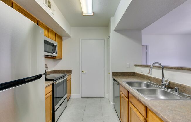 2 beds, 2 baths, $1,475, Unit UNIT 2118