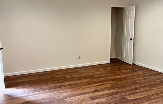 2 beds, 1 bath, 918 sqft, $2,999, Unit 031