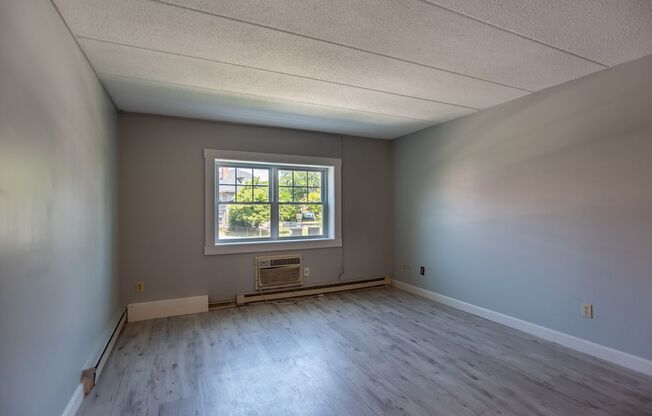 2 beds, 1 bath, 864 sqft, $2,750, Unit 262-55