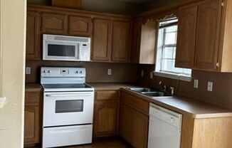 2 beds, 2 baths, $850, Unit #4