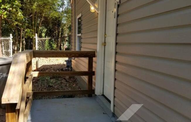 2 beds, 1 bath, 725 sqft, $995