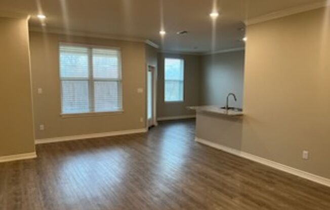 3 beds, 2 baths, $1,895, Unit 2644 Barbee Rd.