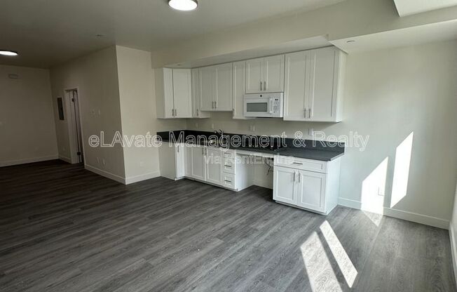 226 W 87 ST