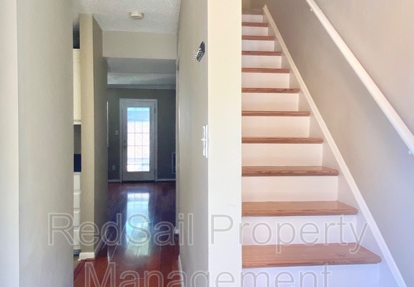 1105 OLD DENBIGH BLVD