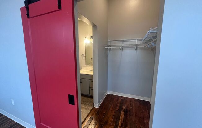 Studio, 1 bath, 472 sqft, $1,800, Unit 410