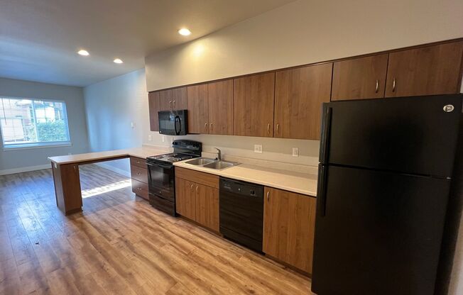 2 beds, 2.5 baths, 1,258 sqft, $1,950, Unit 11