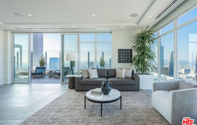 6 beds, 9.5 baths, 19,313 sqft, $80,000, Unit PH
