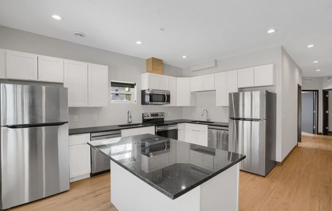 Spacious Brand New 8 Bed + 4 Bath near U of M!