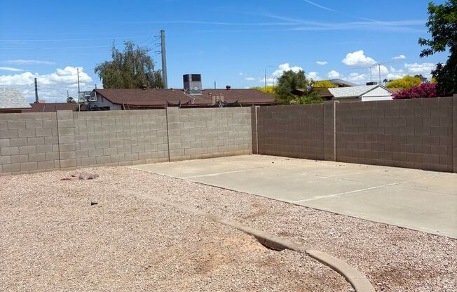 **EXCELLENT UPGRADED 3 BEDROOM/1 BATHROOM/1 CAR GARAGE HOME IN CHANDLER (CHANDLER & DOBSON)** **