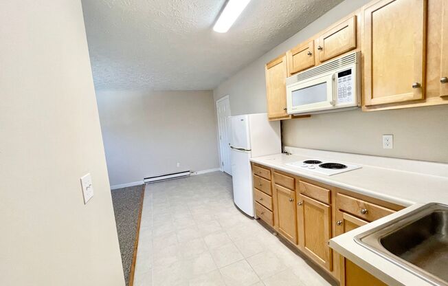 1 bed, 1 bath, 700 sqft, $650, Unit C
