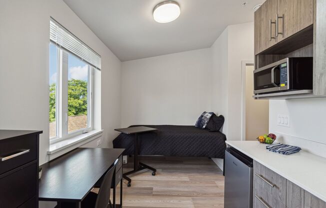 Studio, 1 bath, 144 sqft, $1,049, Unit Unit B3