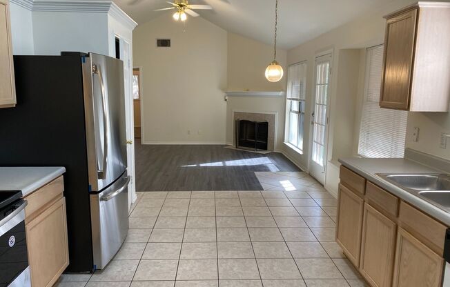 CUTE 3 BEDROOM IN SPRING CREEK FOREST*NEISD SCHOOLS*EASY ACCESS TO FT. SAM, RANDOLPH AFB, & SHOPPING
