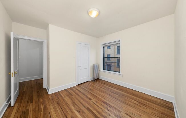 3 beds, 1 bath, 1,195 sqft, $2,995, Unit 2330-1A