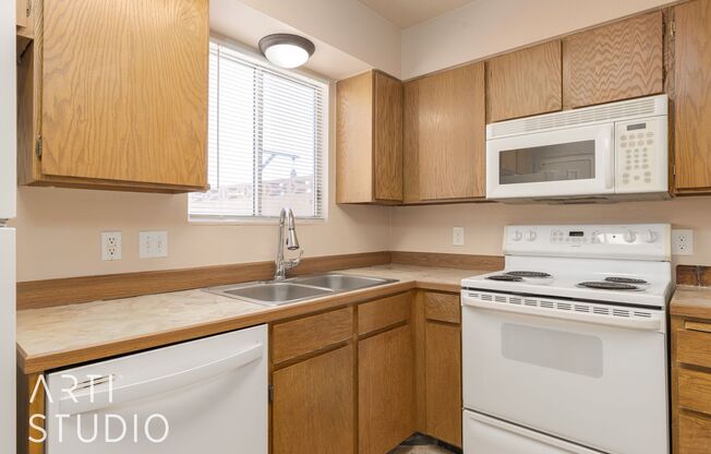 2 beds, 1.5 baths, $1,400