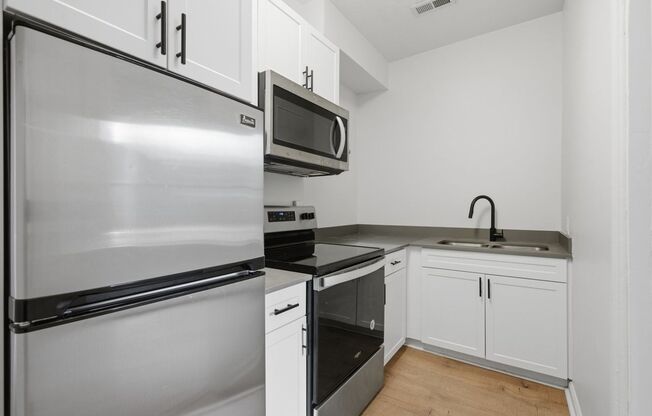 1 bed, 1 bath, $1,200, Unit 718-01