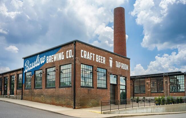 Located near Nashville’s vibrant Nations district, Modera Nations offers easy access to local favorites like Bassline Brewing Co. and more.