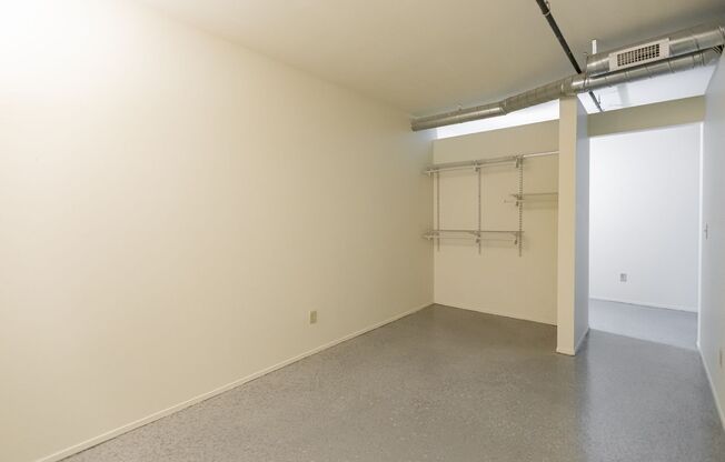 2 beds, 1 bath, 212 sqft, $1,625, Unit 008
